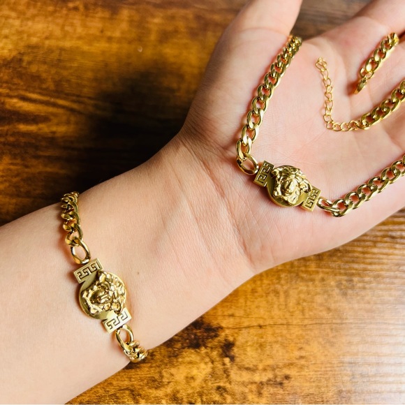 18K Gold Plated Versace Women jewelry Set Chain Necklace Bracelet and Earrings - Picture 10 of 17